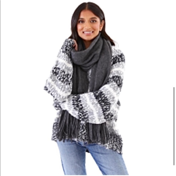 NWT Lucky Brand Fringe Scarf Grey - Picture 3 of 7